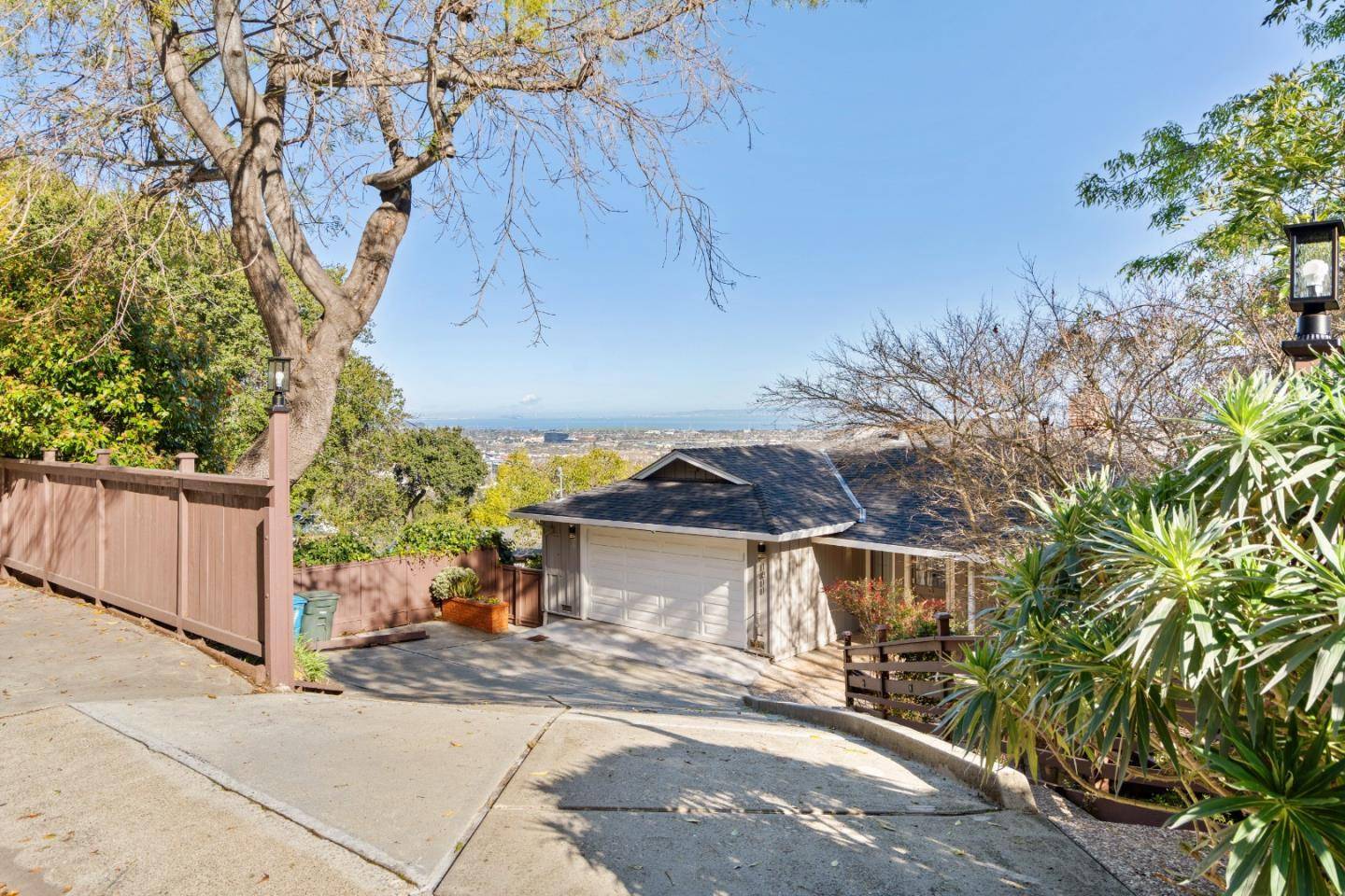 Belmont, CA 94002,1811 Mezes AVE