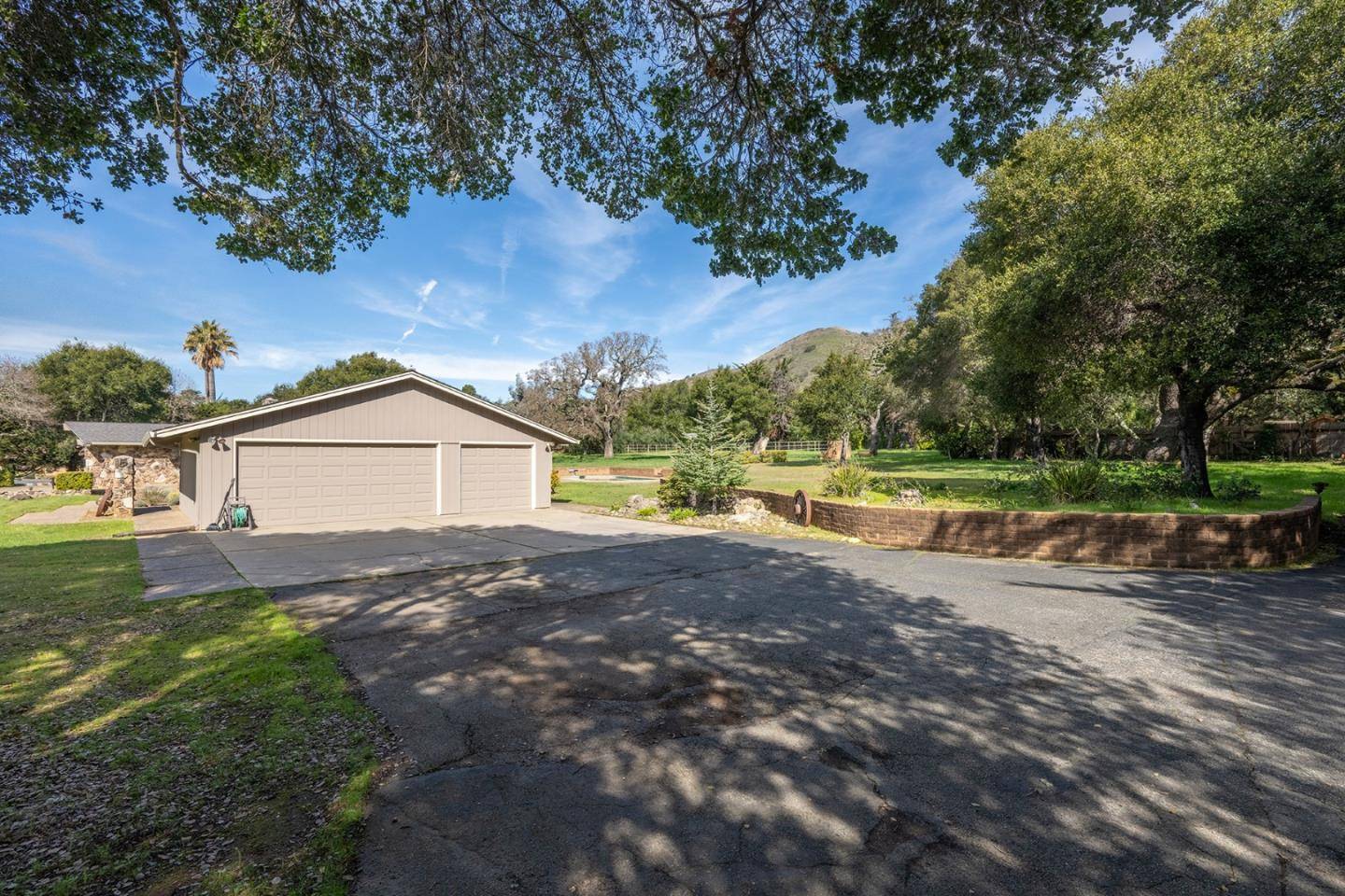 Carmel Valley, CA 93924,10 Ring LN