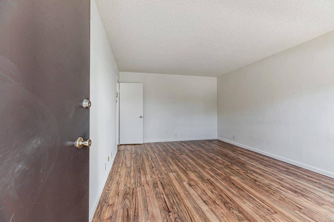 Monterey, CA 93940,500 Glenwood CIR 215