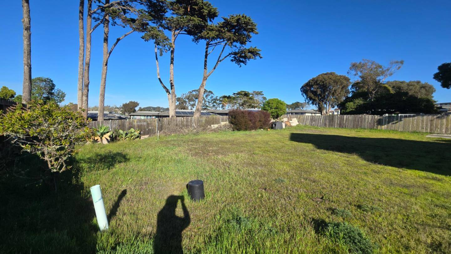 Marina, CA 93933,221 Mortimers (Unit B) LN