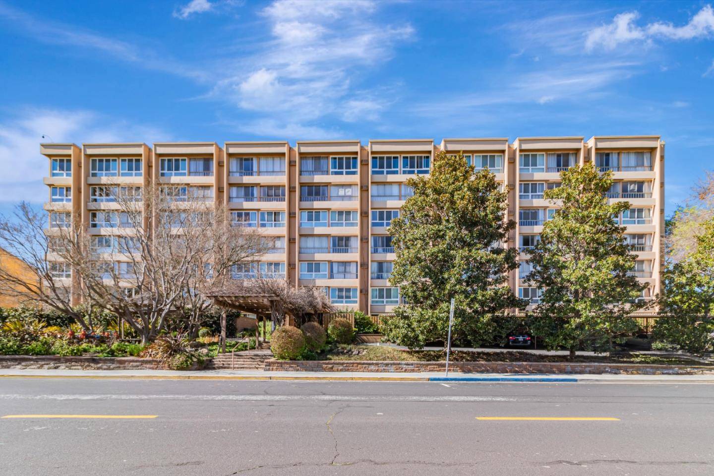 Santa Clara, CA 95050,1700 Civic Center DR 204