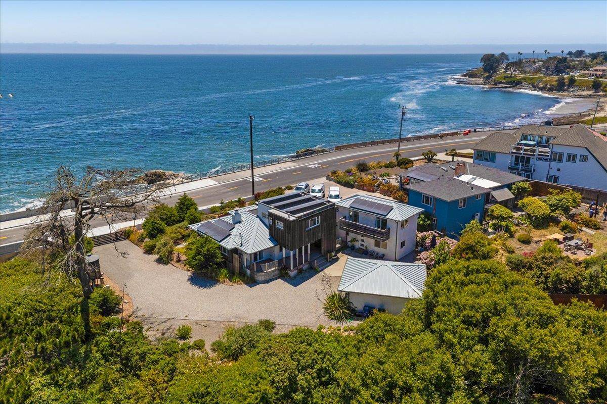 Santa Cruz, CA 95060,1004 W Cliff DR