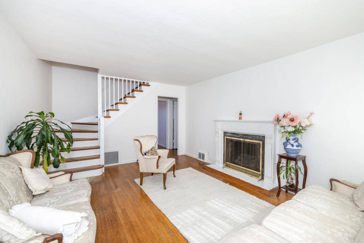 San Francisco, CA 94112,761 Rolph ST