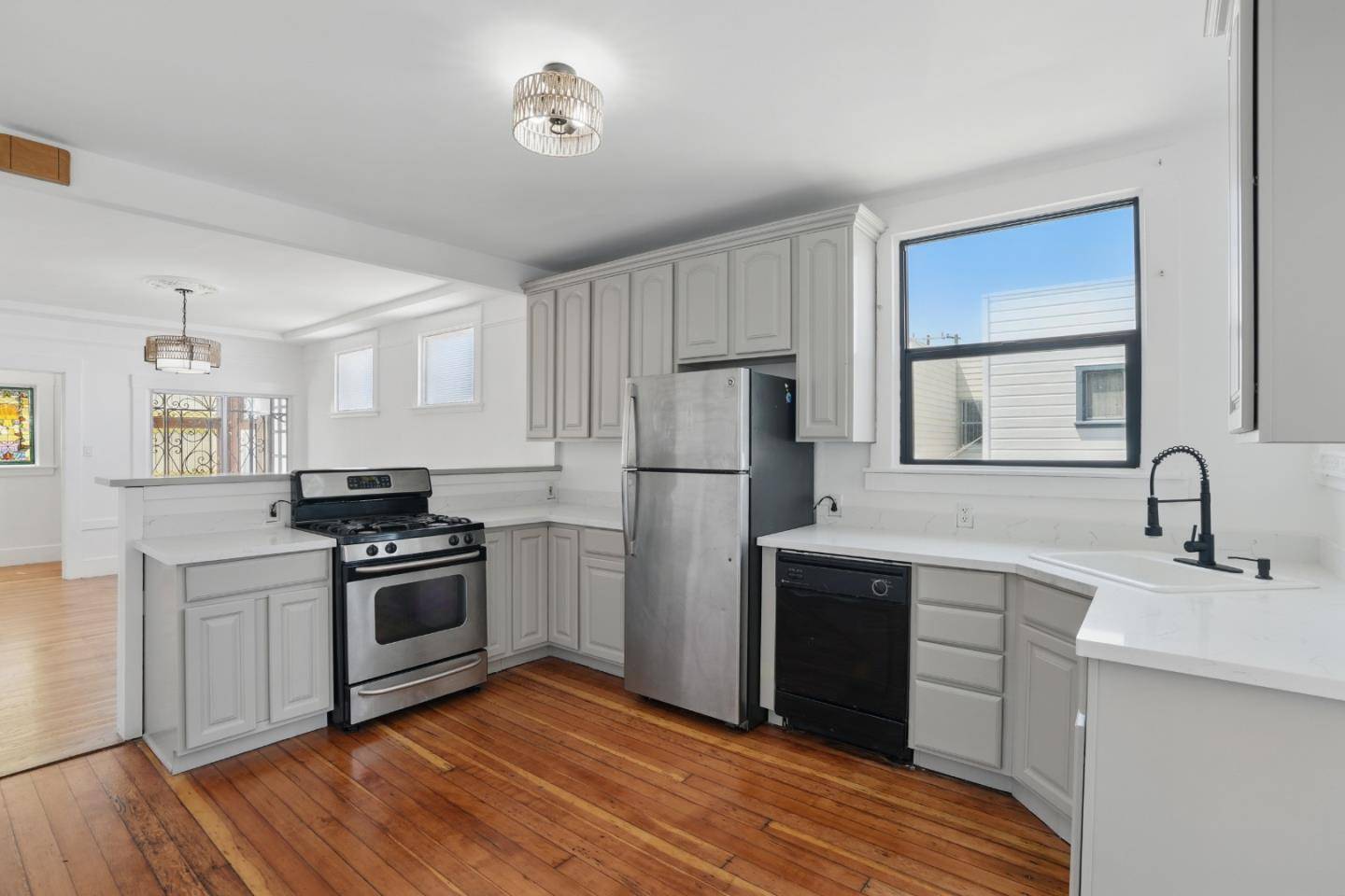 San Francisco, CA 94112,32 Cross ST