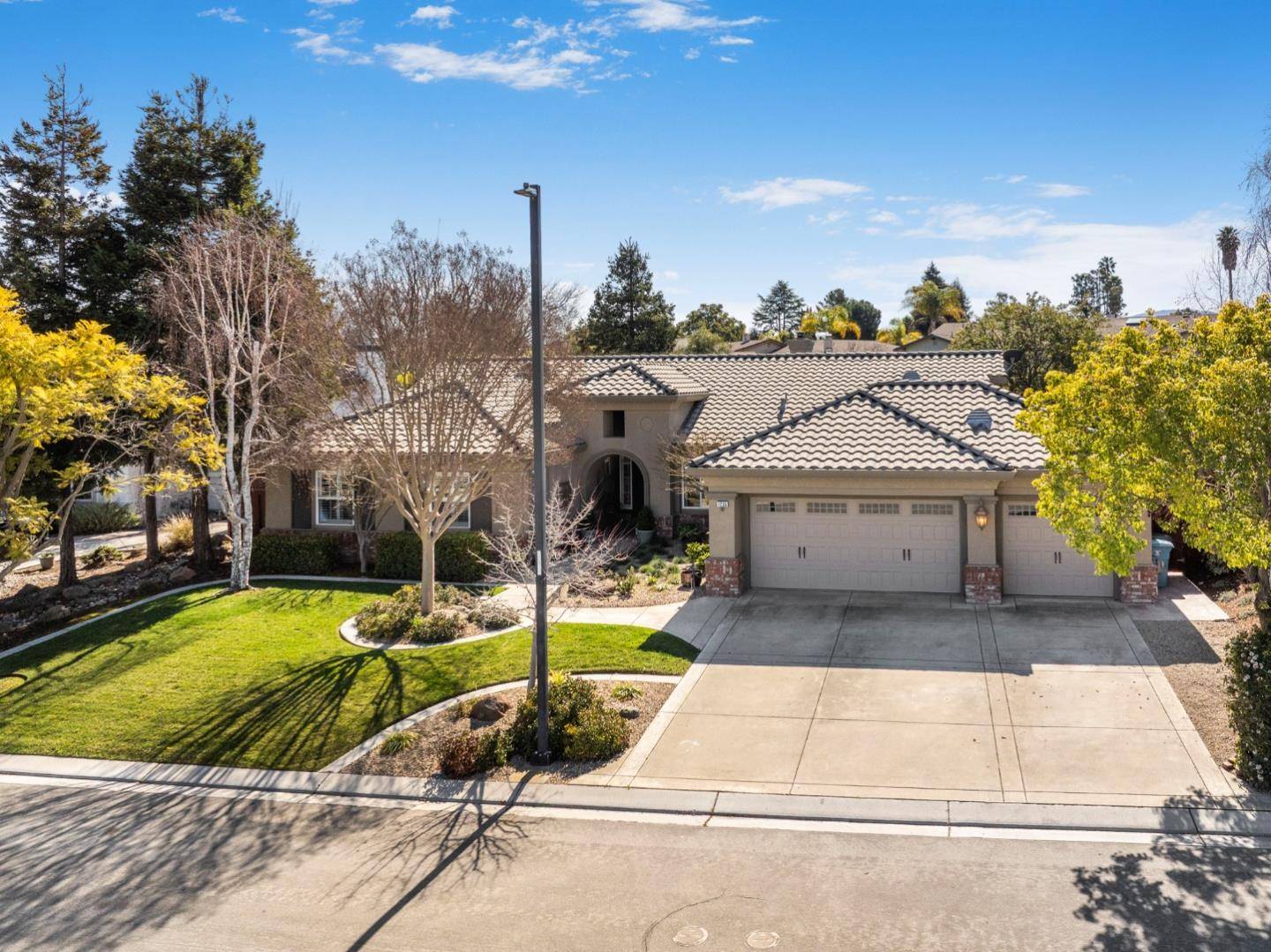 Hollister, CA 95023,1235 Quail Ridge WAY