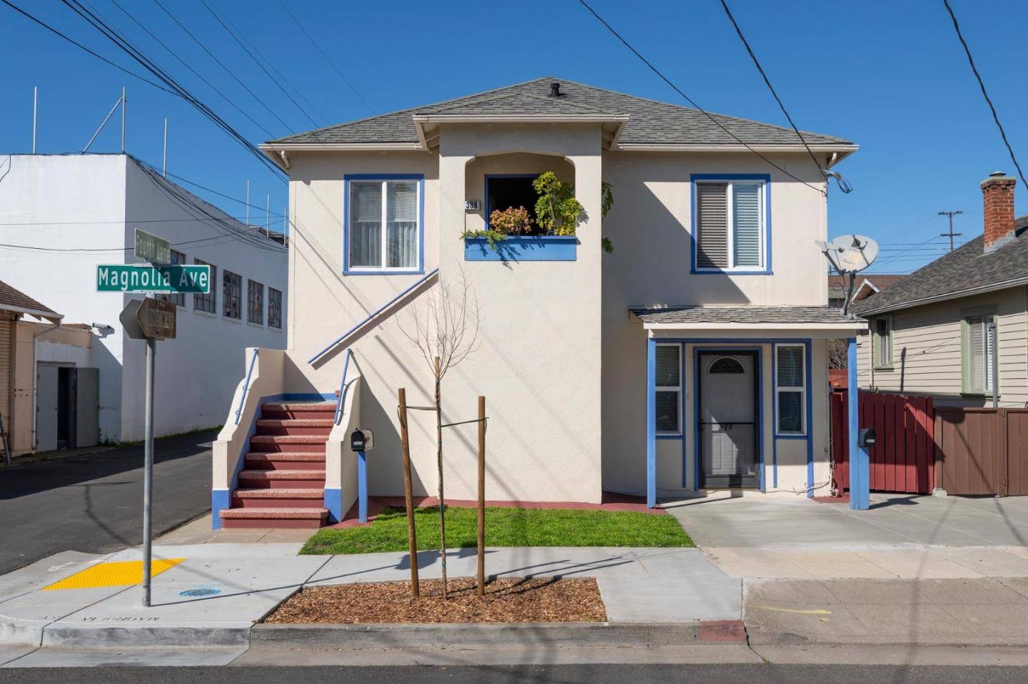 South San Francisco, CA 94080,311 Magnolia AVE