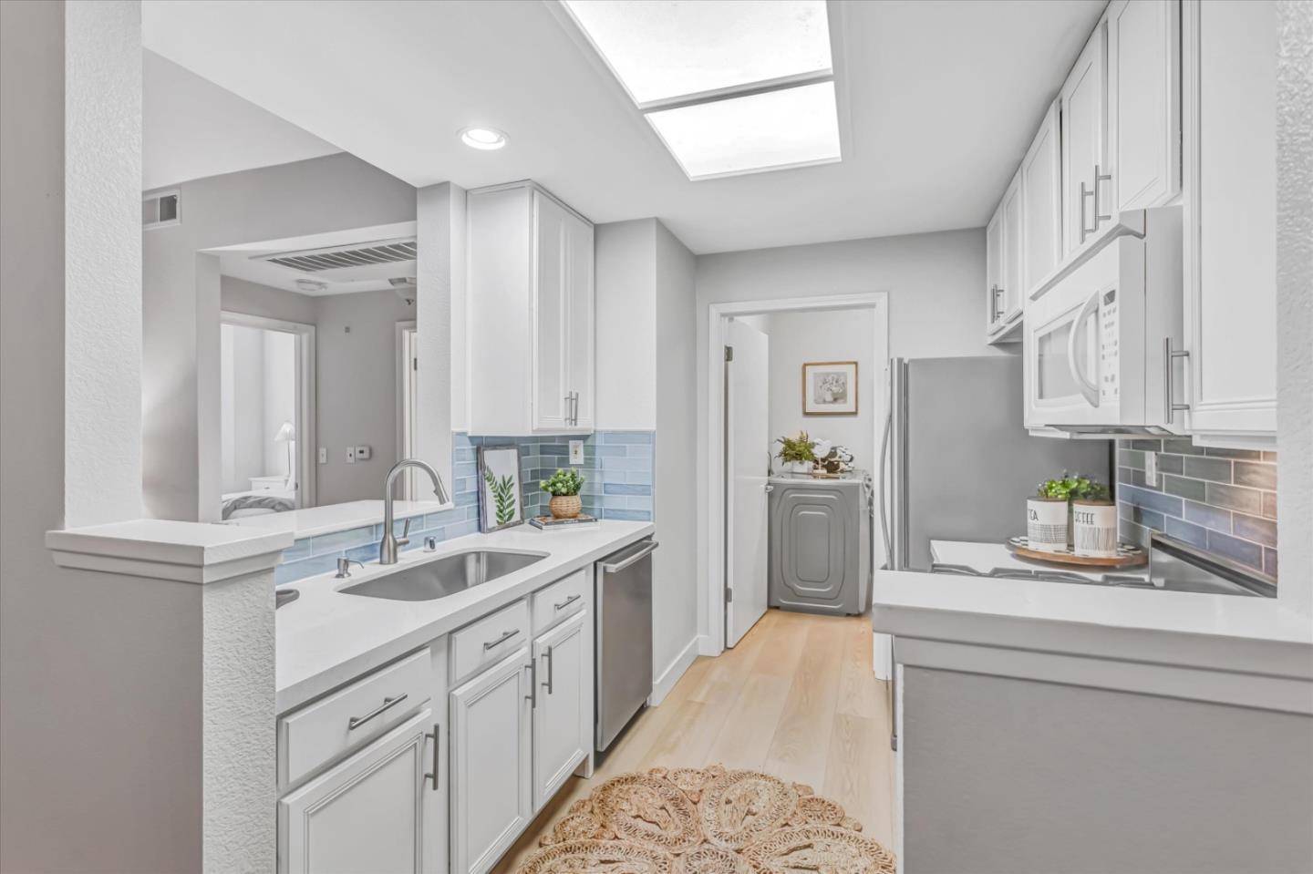 Sunnyvale, CA 94085,602 Arcadia TER 105
