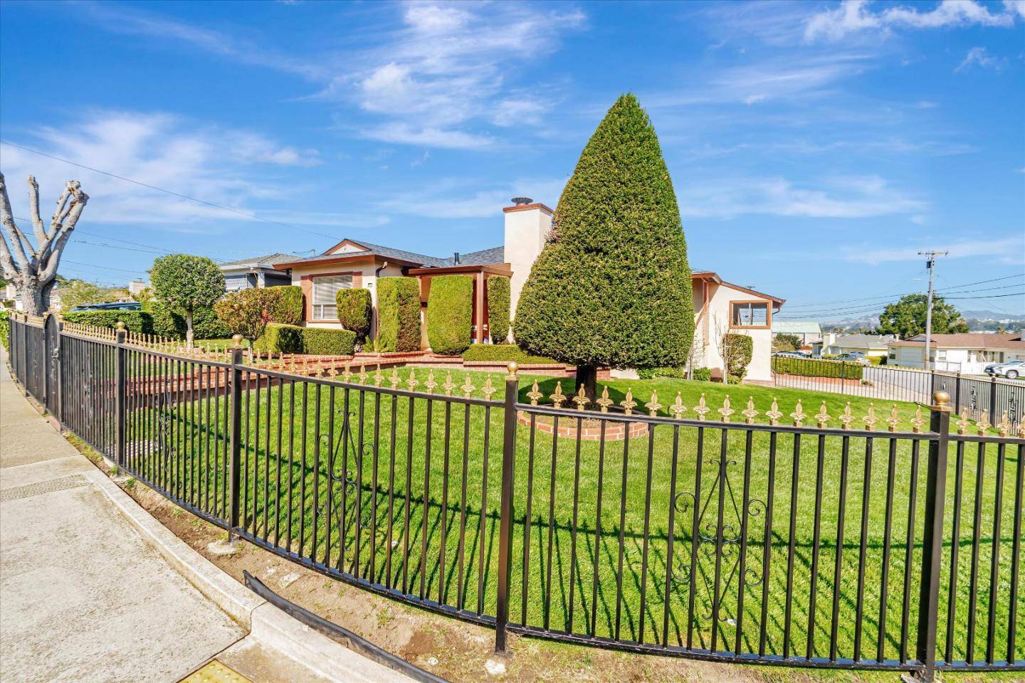Daly City, CA 94015,704 87th ST