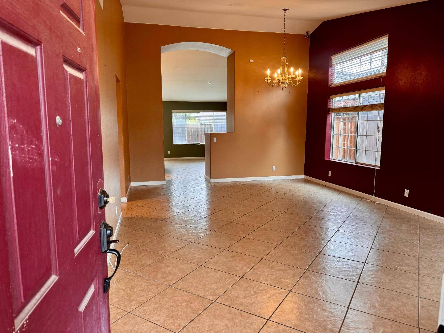 Salinas, CA 93905,821 Cactus CT