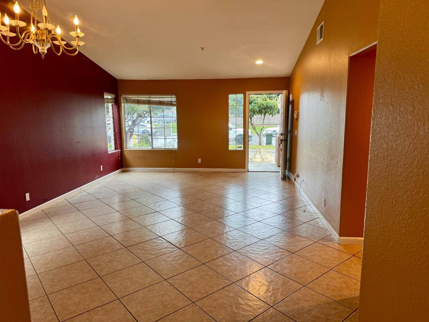 Salinas, CA 93905,821 Cactus CT