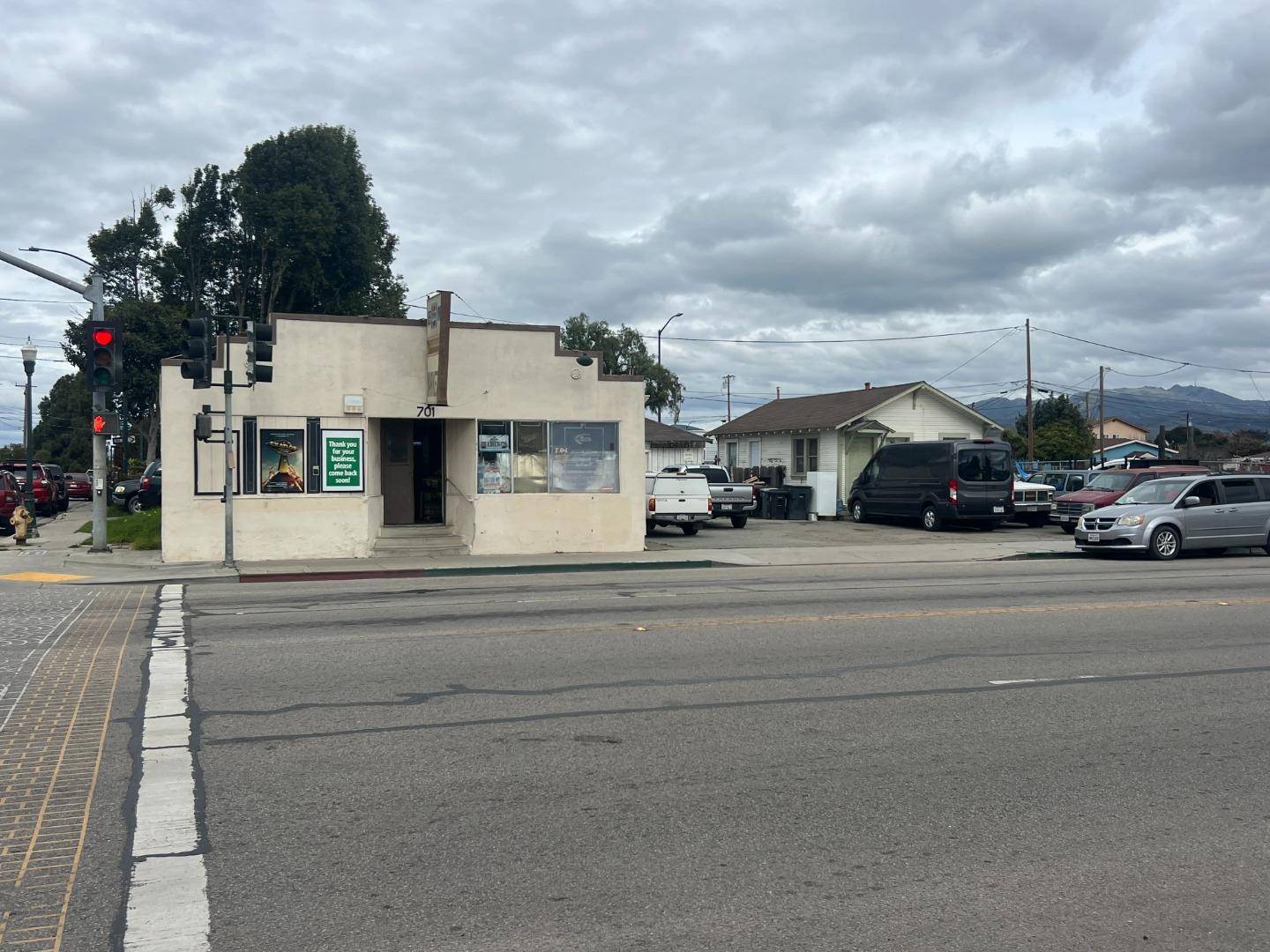 Salinas, CA 93905,701 E Market ST