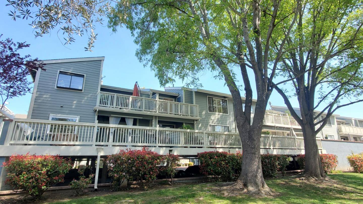 Fremont, CA 94536,3467 Pinewood TER 205