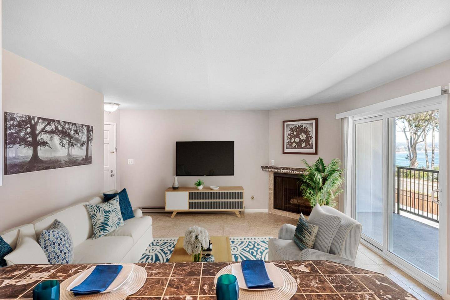 Capitola, CA 95010,815 Balboa AVE 206