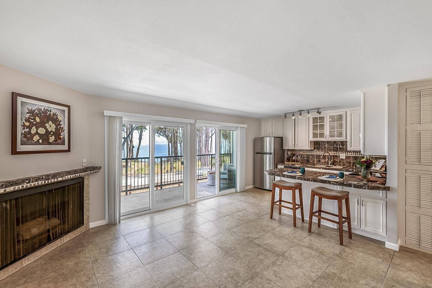 Capitola, CA 95010,815 Balboa AVE 206