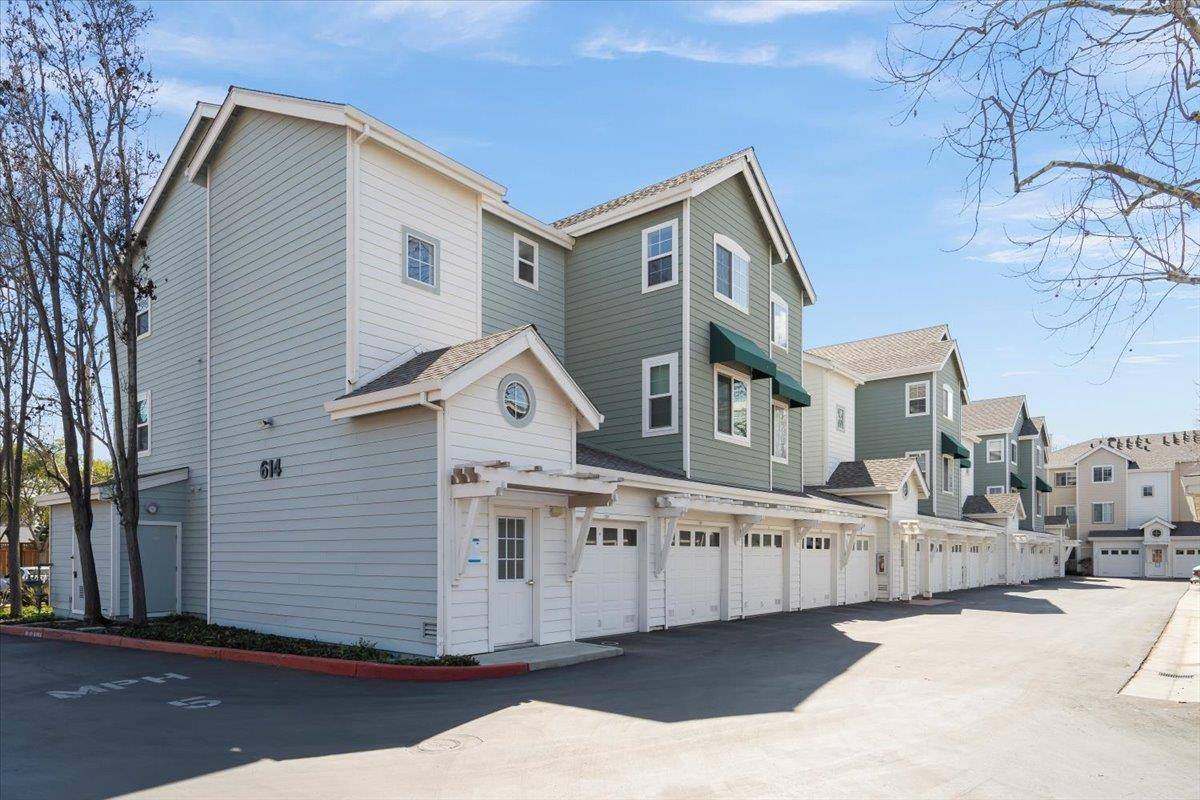 Sunnyvale, CA 94085,614 Arcadia TER 301