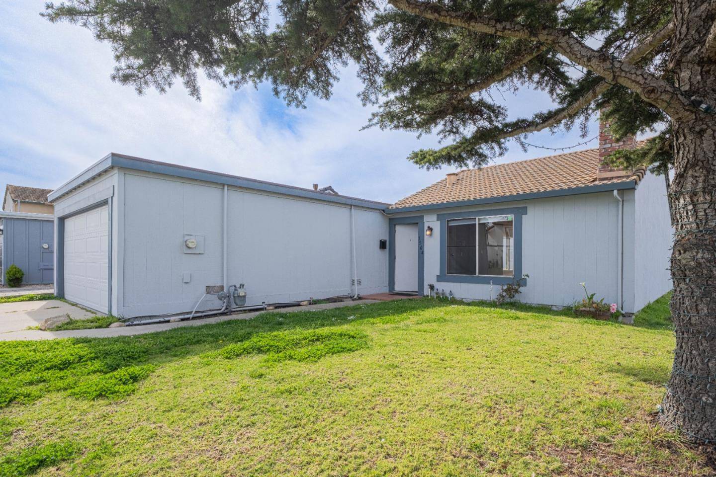 Salinas, CA 93906,1504 Caceras CIR