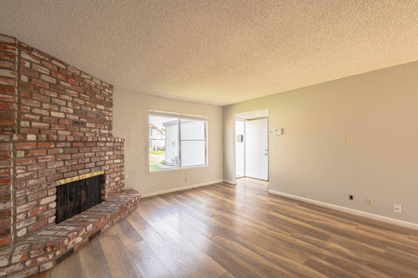 Salinas, CA 93906,1504 Caceras CIR