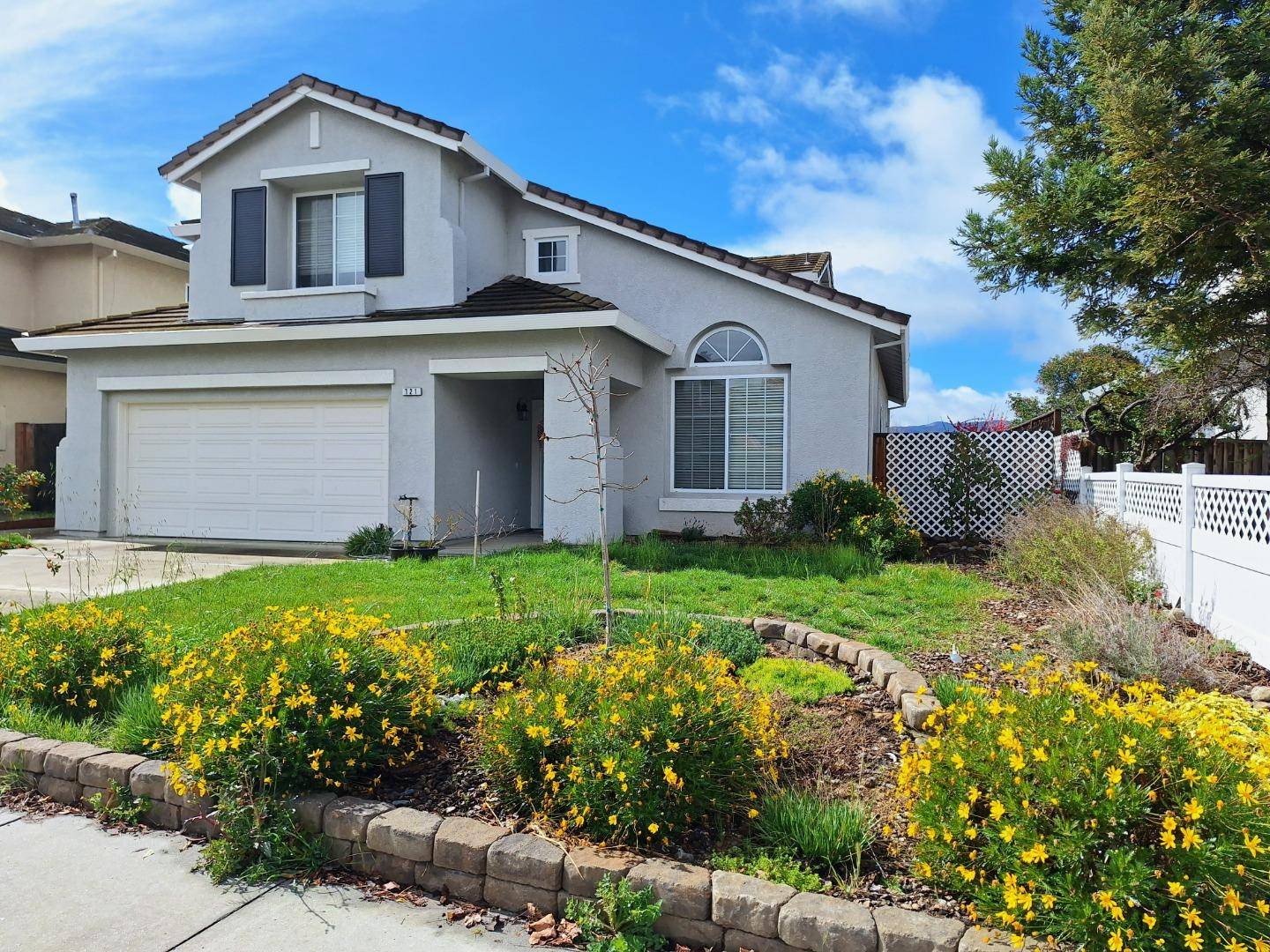 Hollister, CA 95023,721 Hillock DR