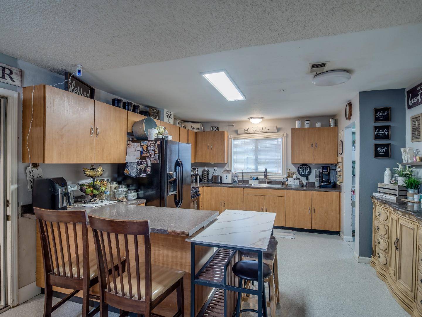 Gilroy, CA 95020,430 Adams CT