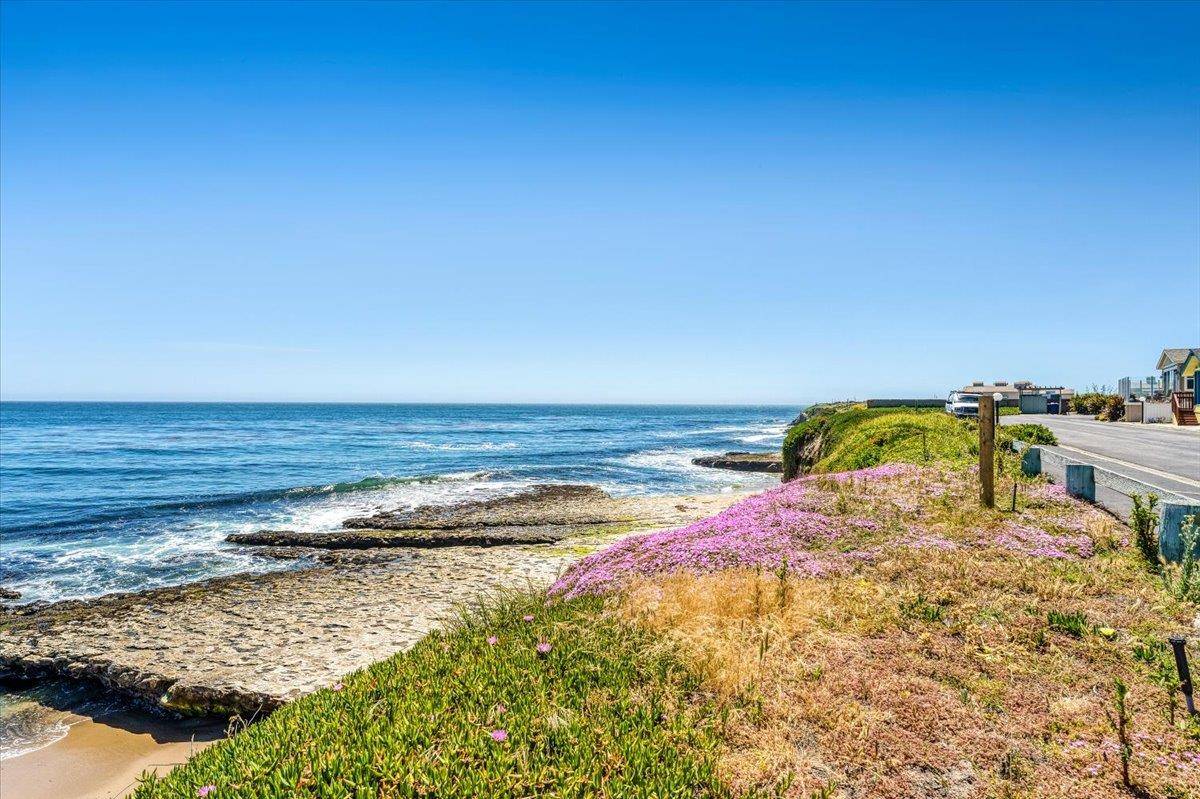 Santa Cruz, CA 95060,2395 Delaware 136