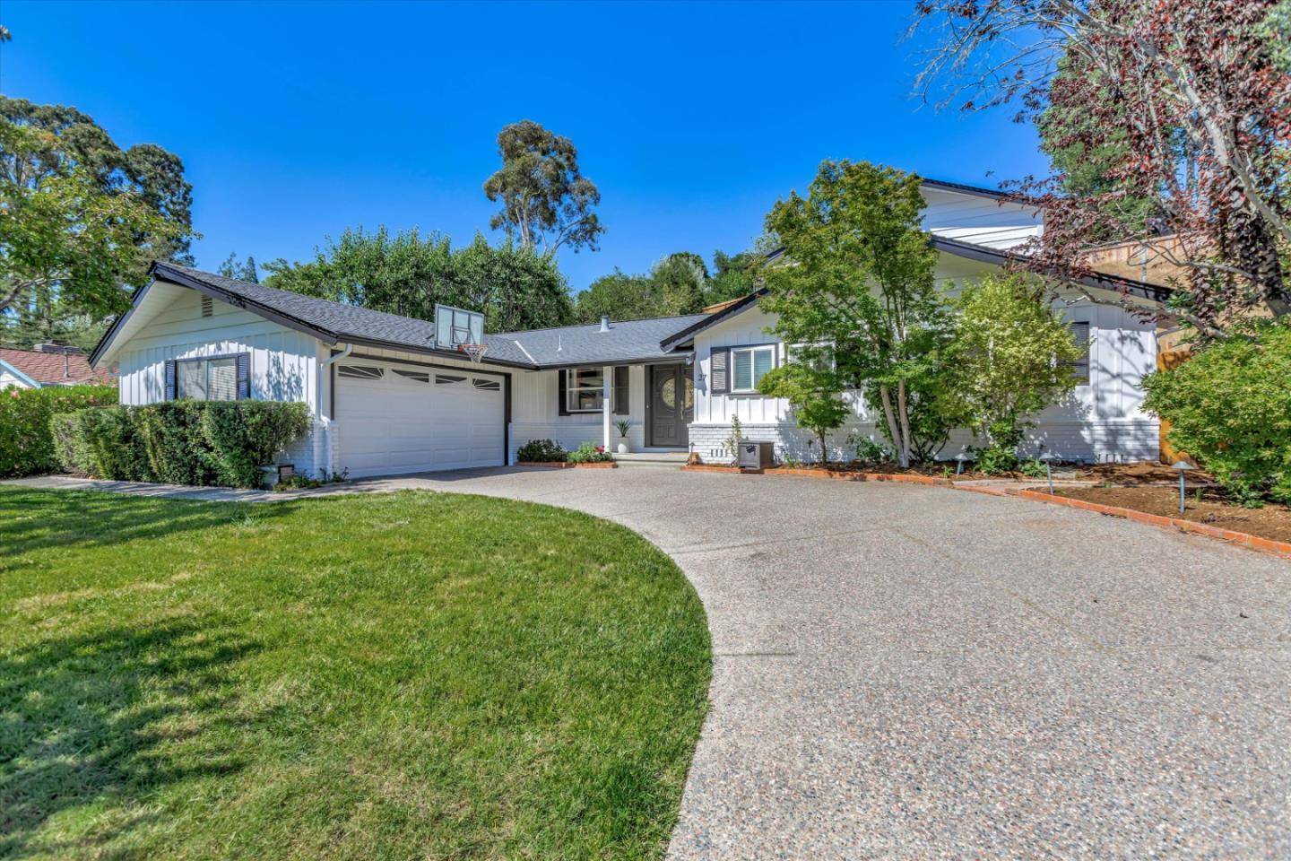 Orinda, CA 94563,27 Whitehall DR