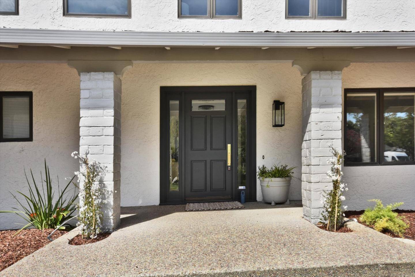 Los Altos, CA 94024,1017 Dartmouth LN
