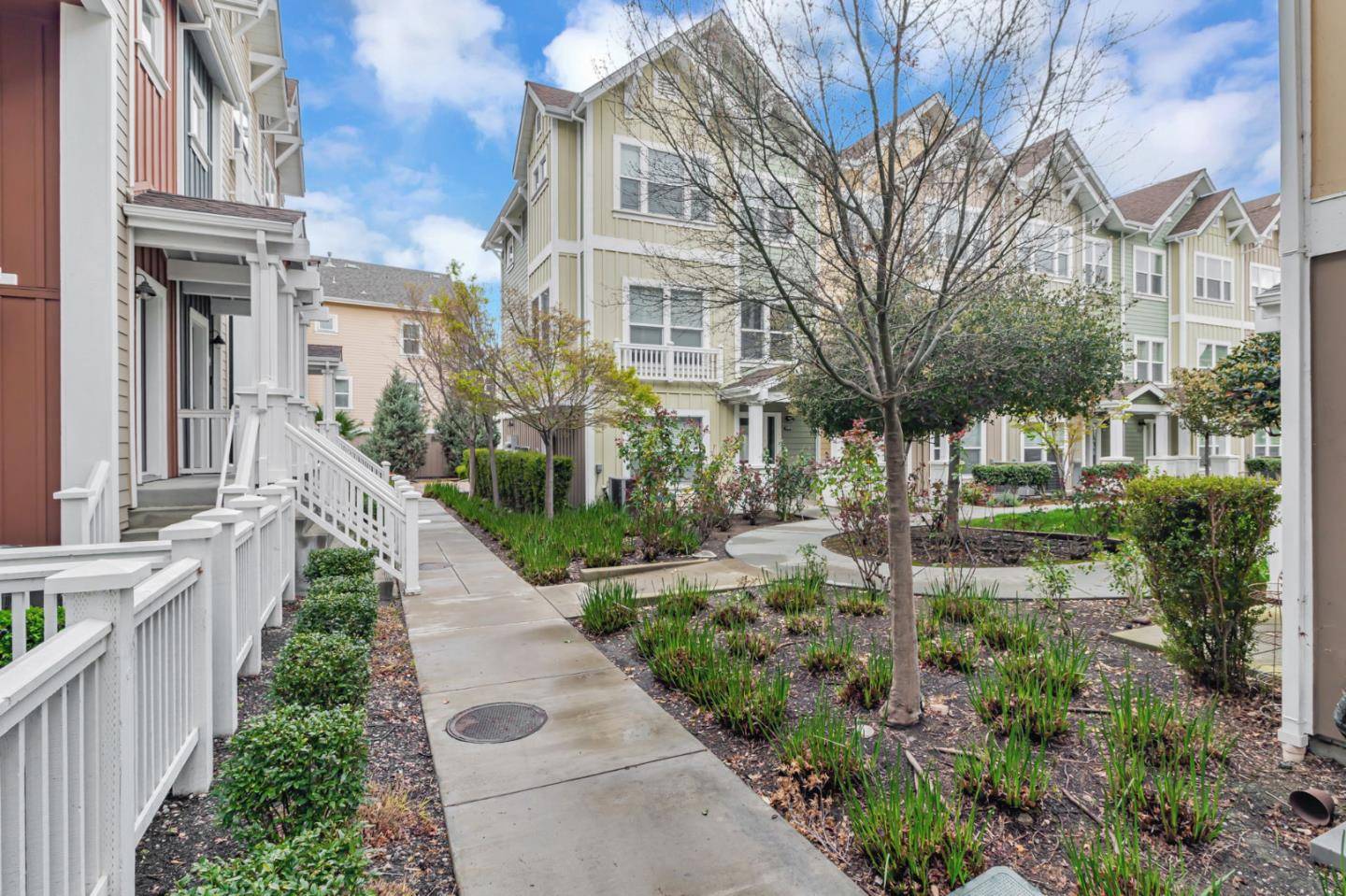 Mountain View, CA 94043,843 Avery DR