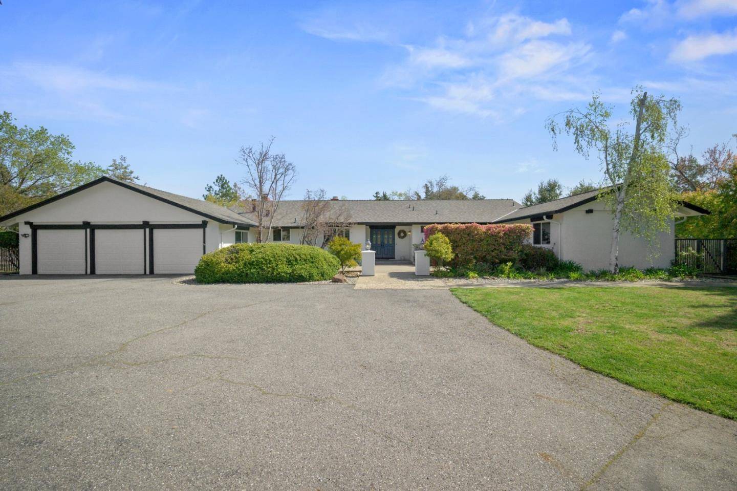 Monte Sereno, CA 95030,18119 Via Encantada