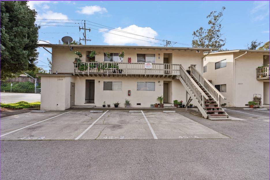 Santa Cruz, CA 95062,2935- 2945 Capitola RD