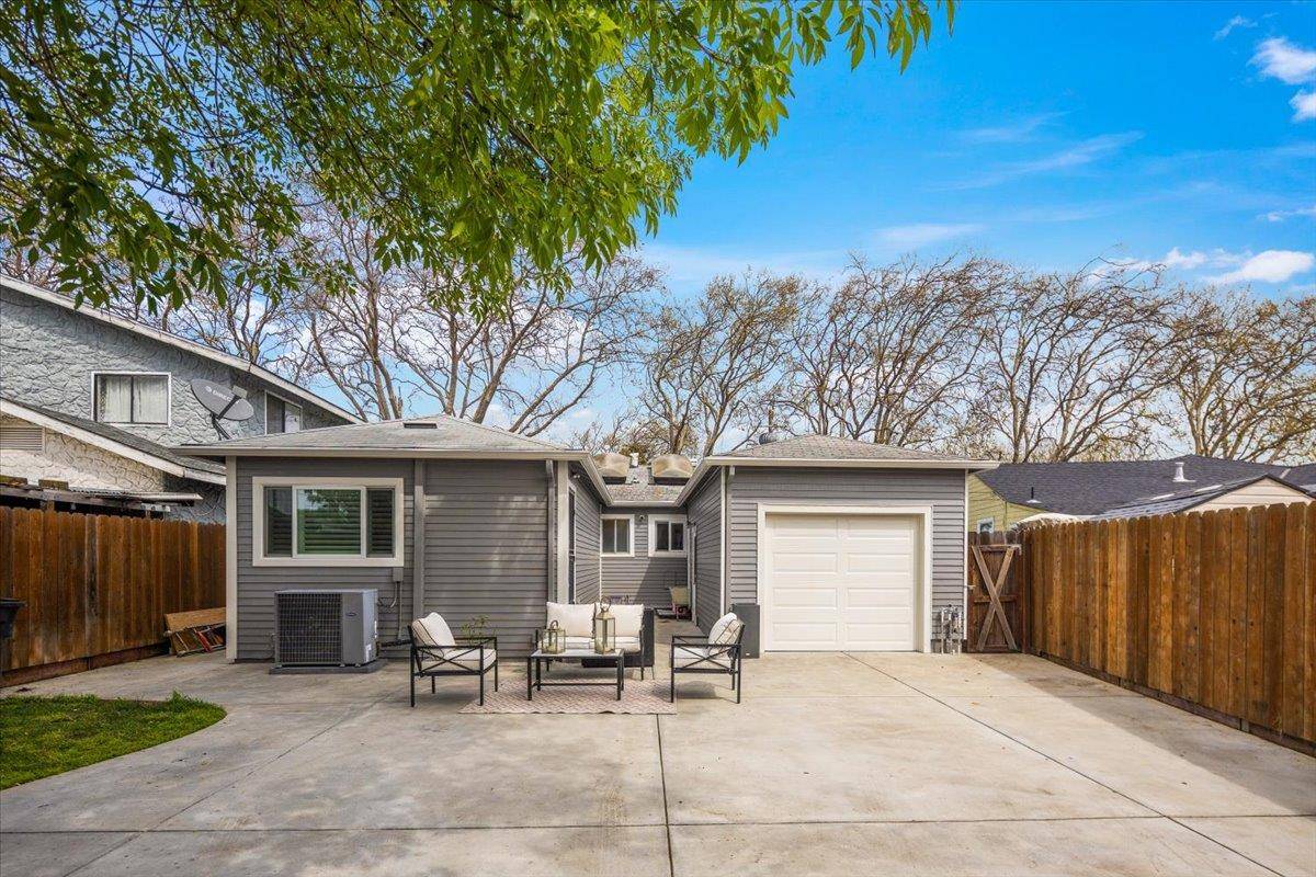 San Mateo, CA 94401,220 Lindbergh ST