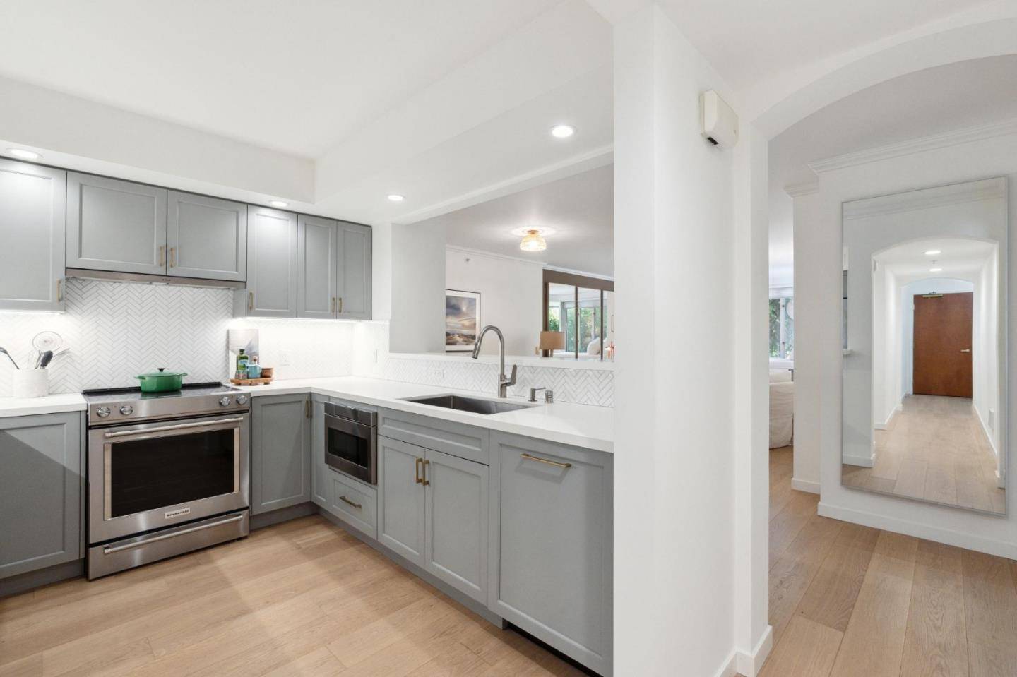San Francisco, CA 94109,1438 Green ST 2B