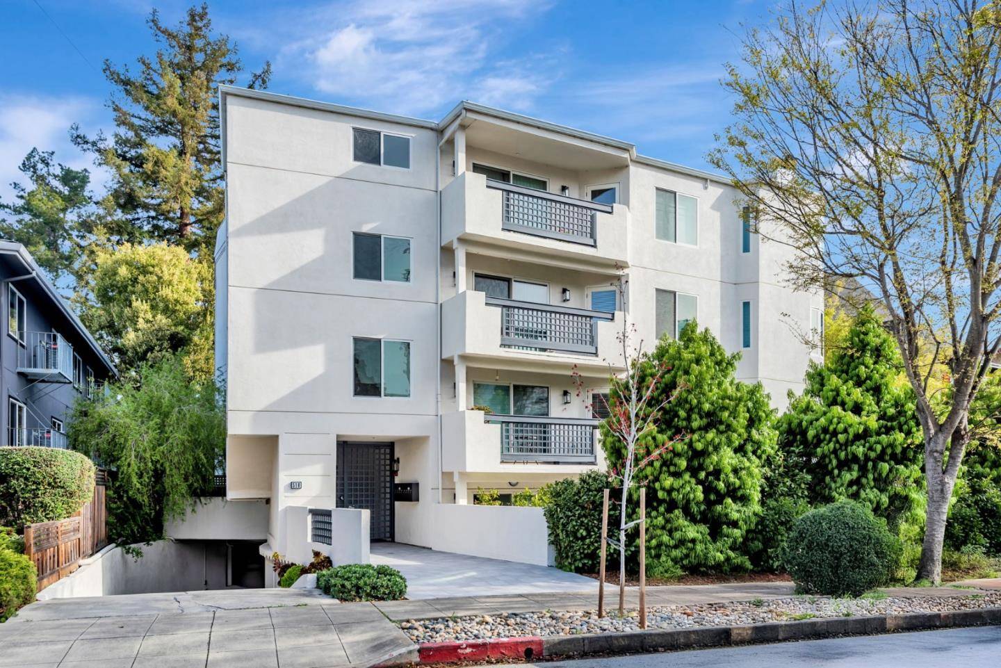 Burlingame, CA 94010,518 Almer RD 6