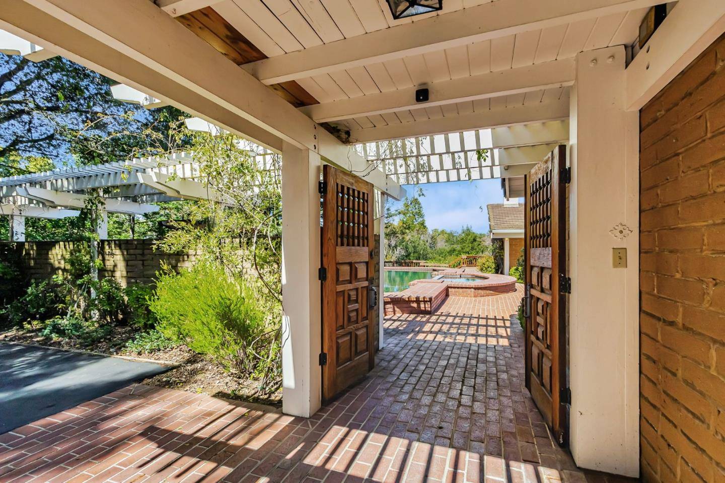Saratoga, CA 95070,14890 Baranga LN