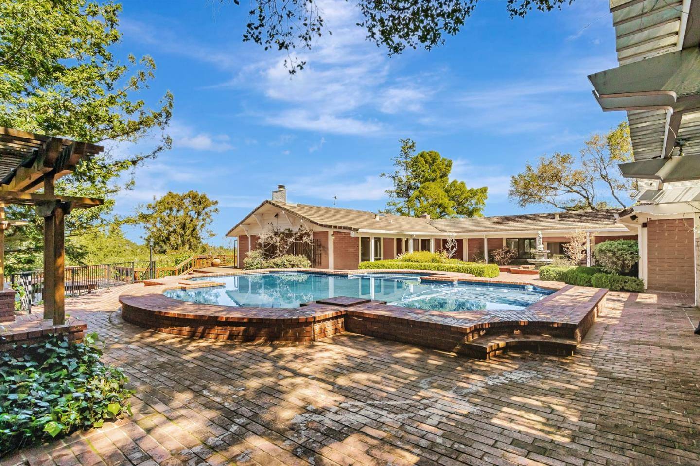 Saratoga, CA 95070,14890 Baranga LN