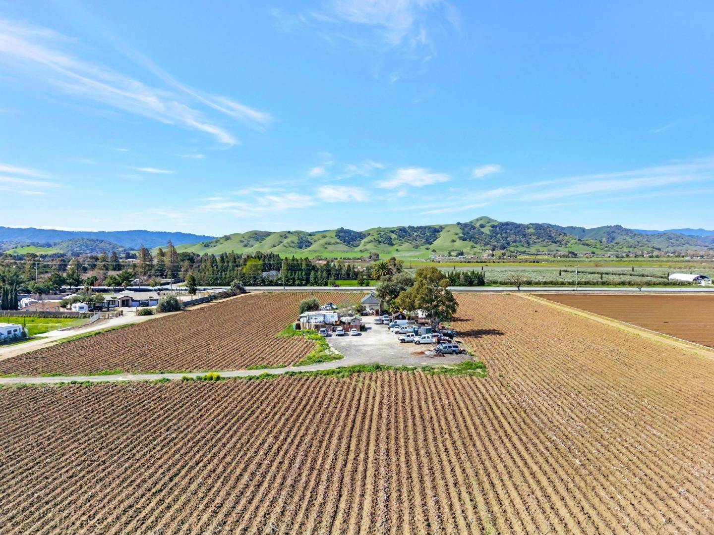 Gilroy, CA 95020,11580 Monterey RD