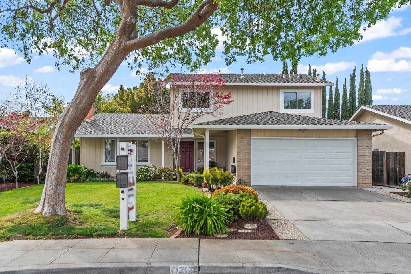 Sunnyvale, CA 94087,1217 Rousseau DR