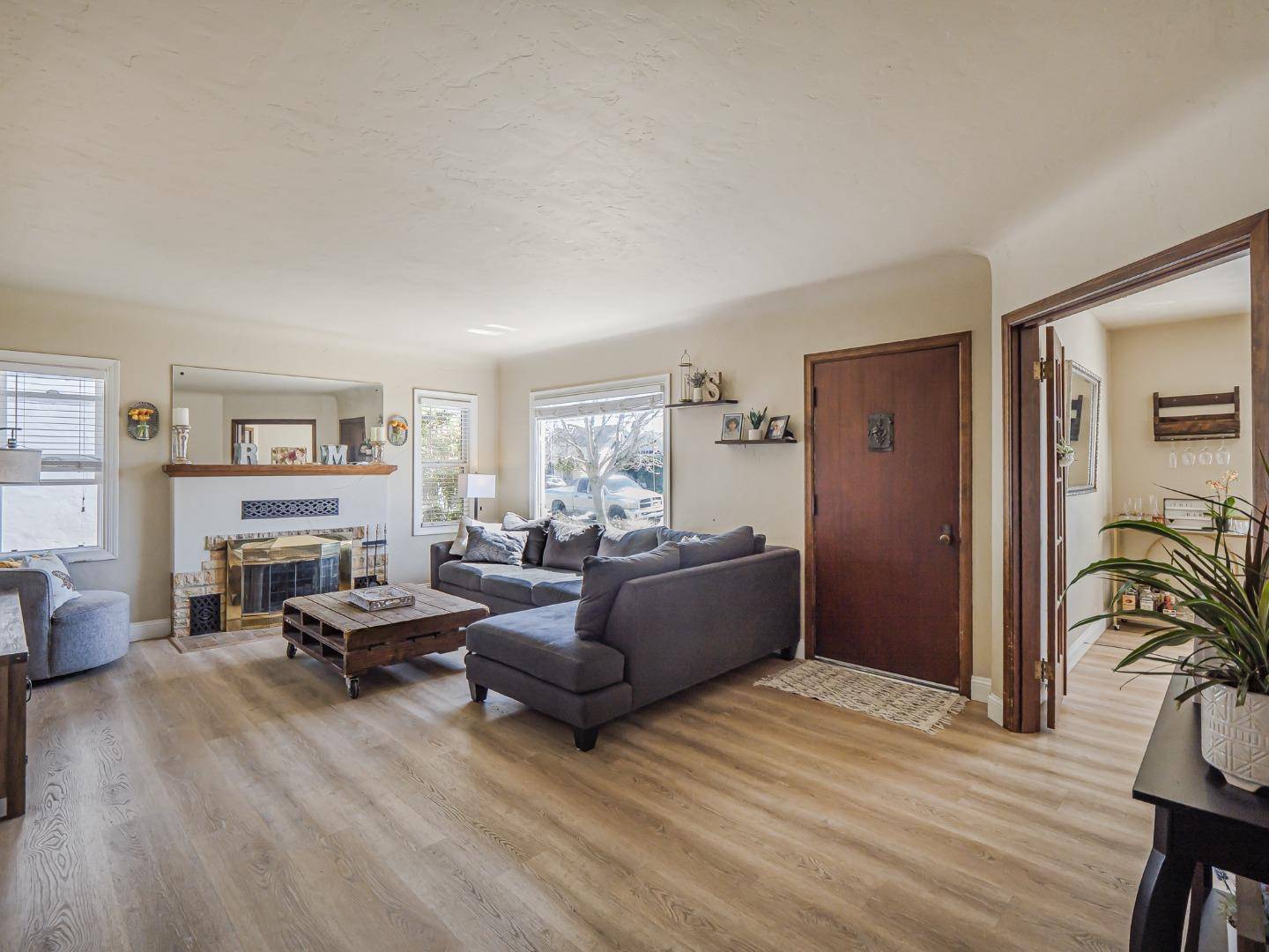 Watsonville, CA 95076,529 California ST
