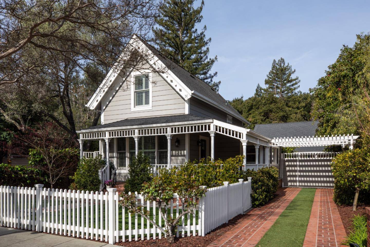 Los Gatos, CA 95030,125 Massol AVE