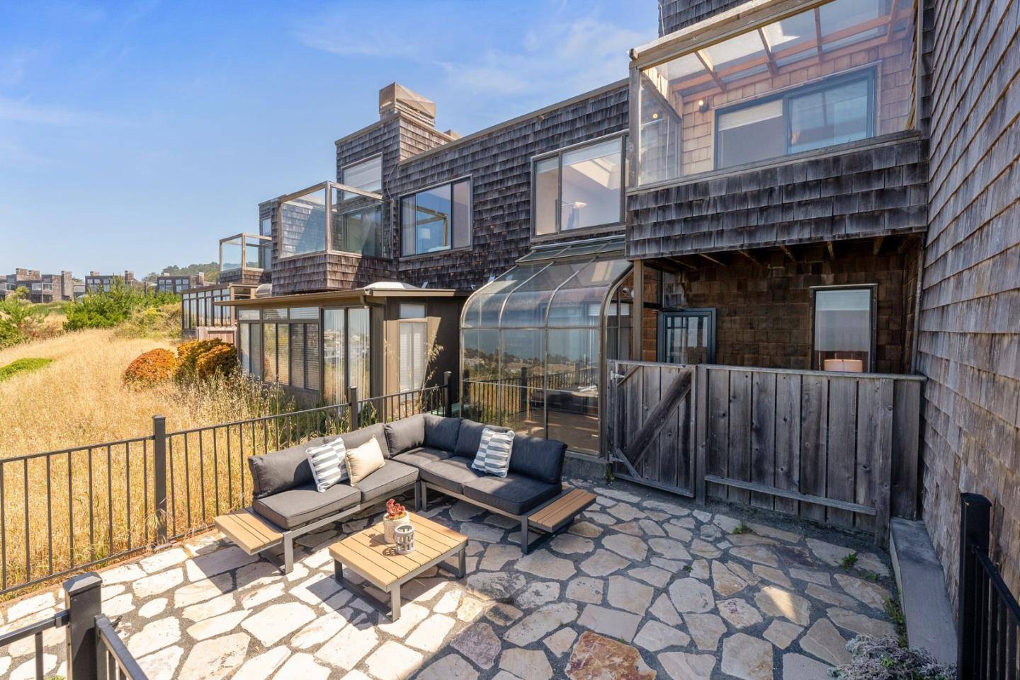 Pacifica, CA 94044,278 Beachview AVE 24