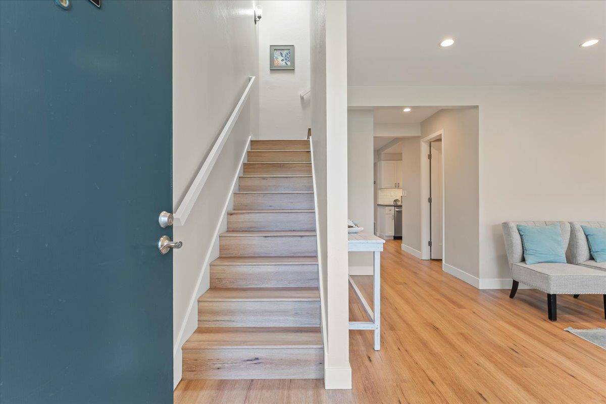Capitola, CA 95010,4239 Sea Pines CT