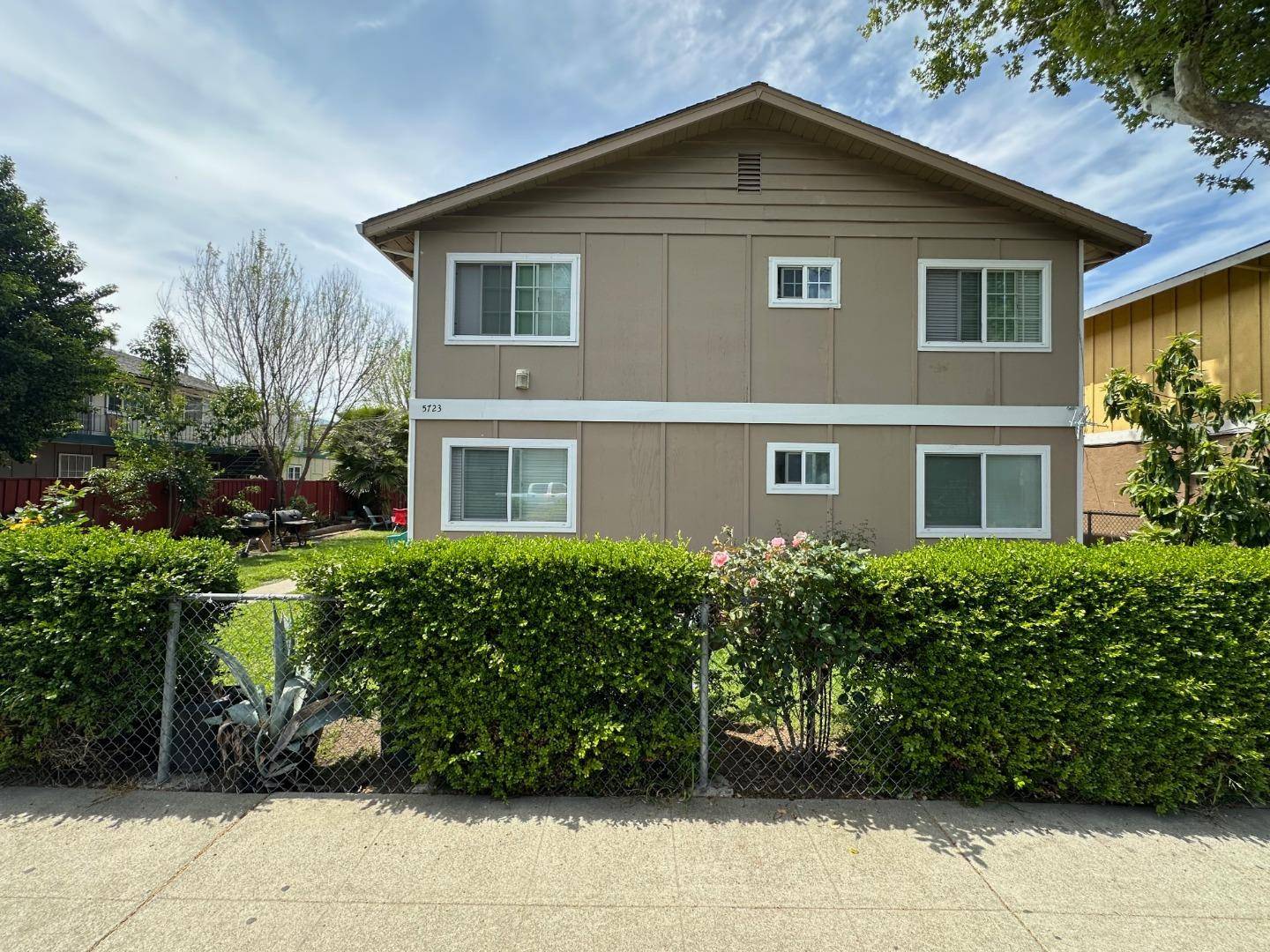 San Jose, CA 95118,5723 Via Monte DR