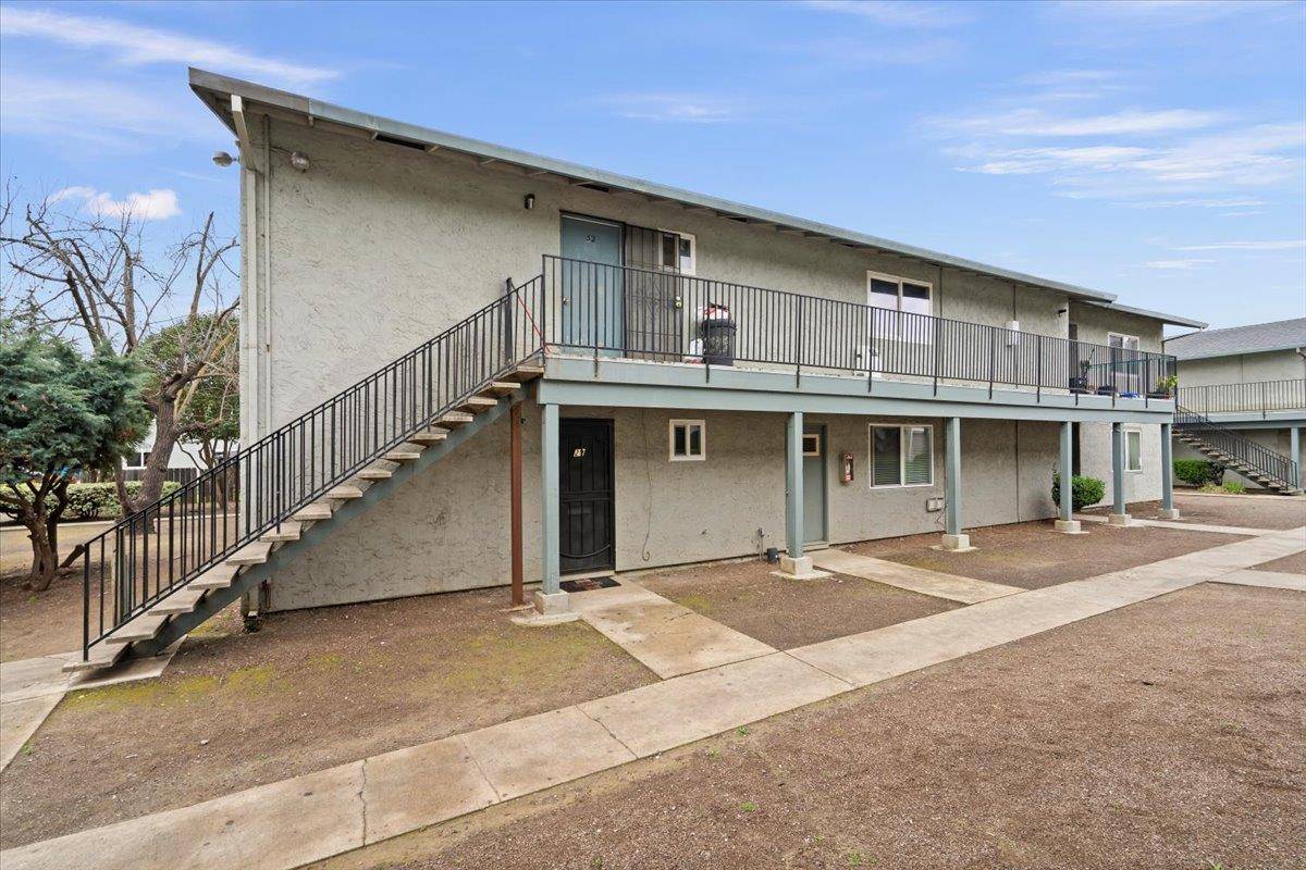 Gilroy, CA 95020,611 E 7th ST