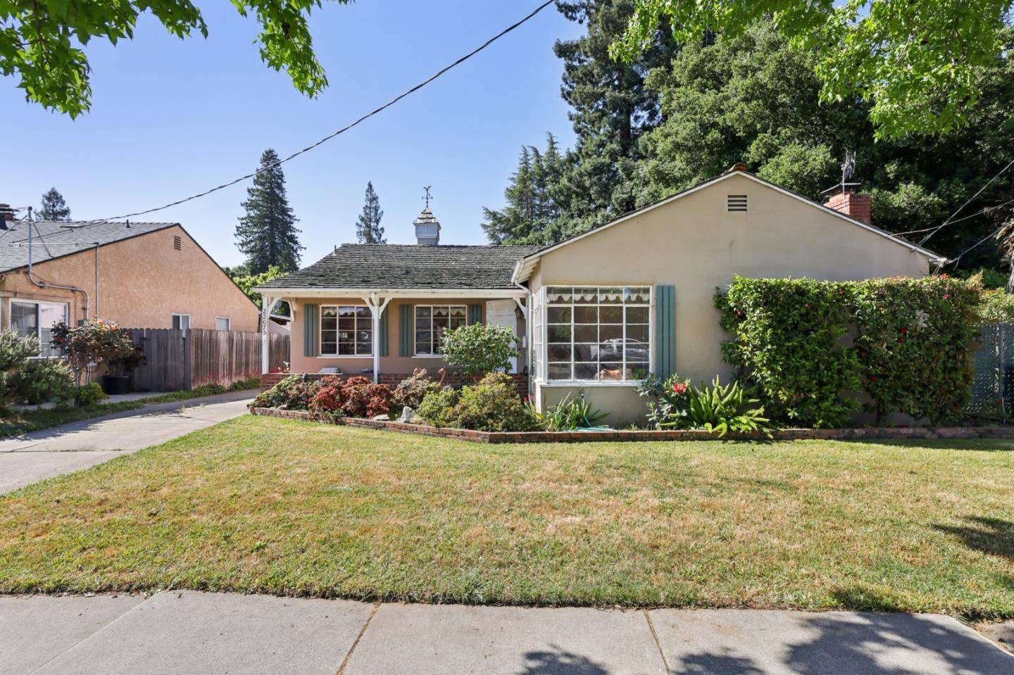 Castro Valley, CA 94546,22075 Baywood AVE