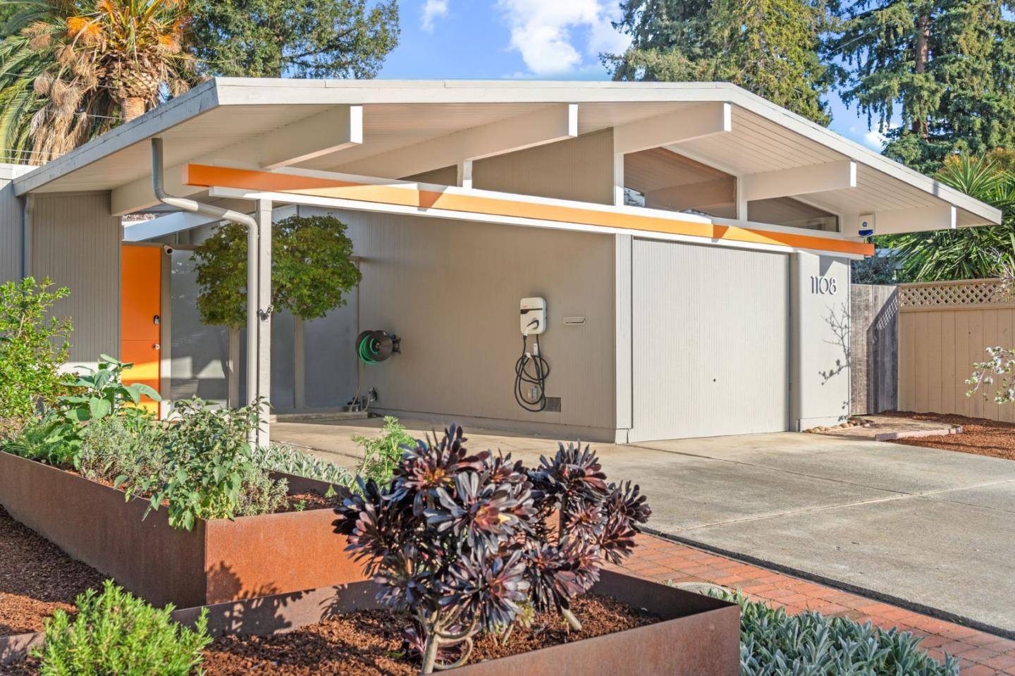 Sunnyvale, CA 94087,1108 Spinosa DR