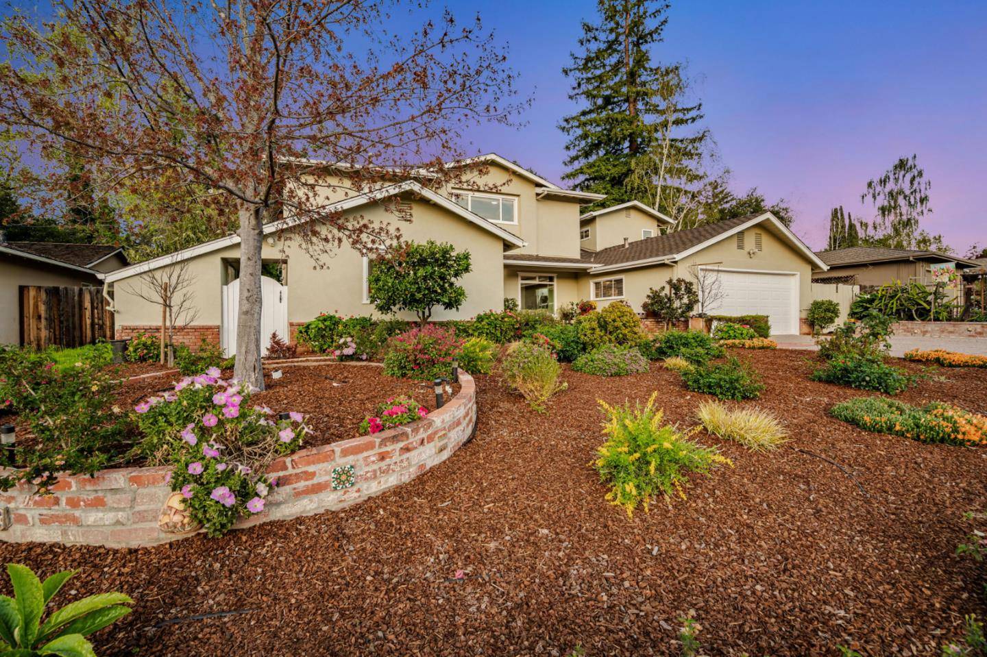 Los Altos, CA 94024,10500 Creston DR