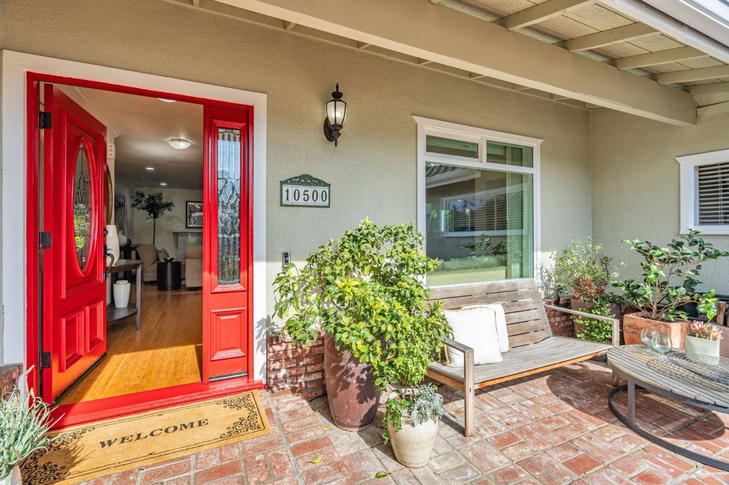 Los Altos, CA 94024,10500 Creston DR