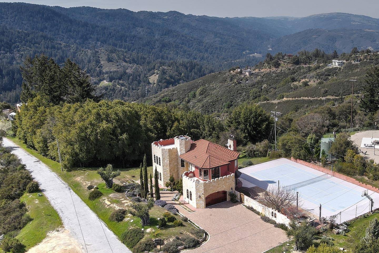 Saratoga, CA 95070,17035 Bohlman RD