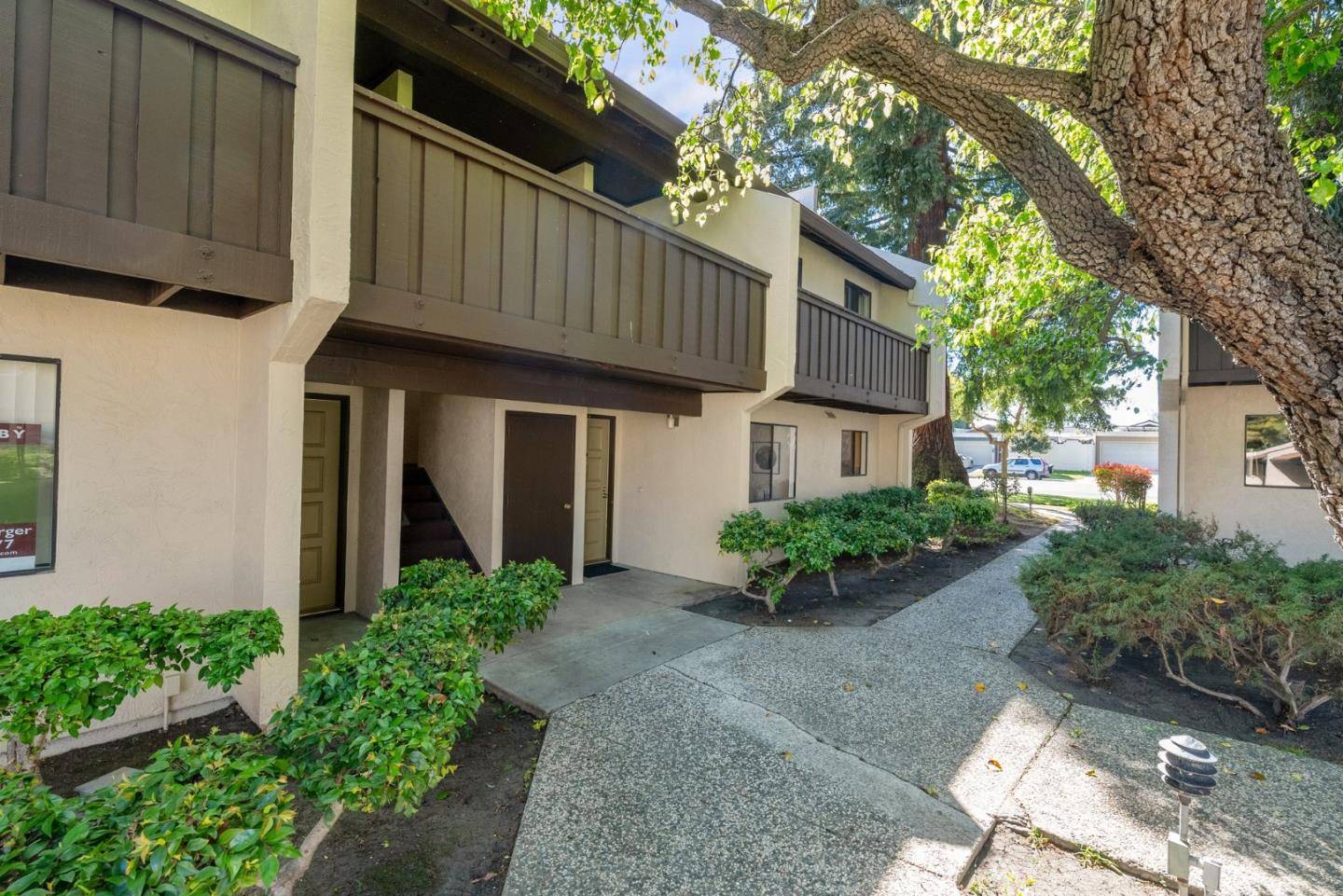 Sunnyvale, CA 94086,999 W Evelyn TER 93