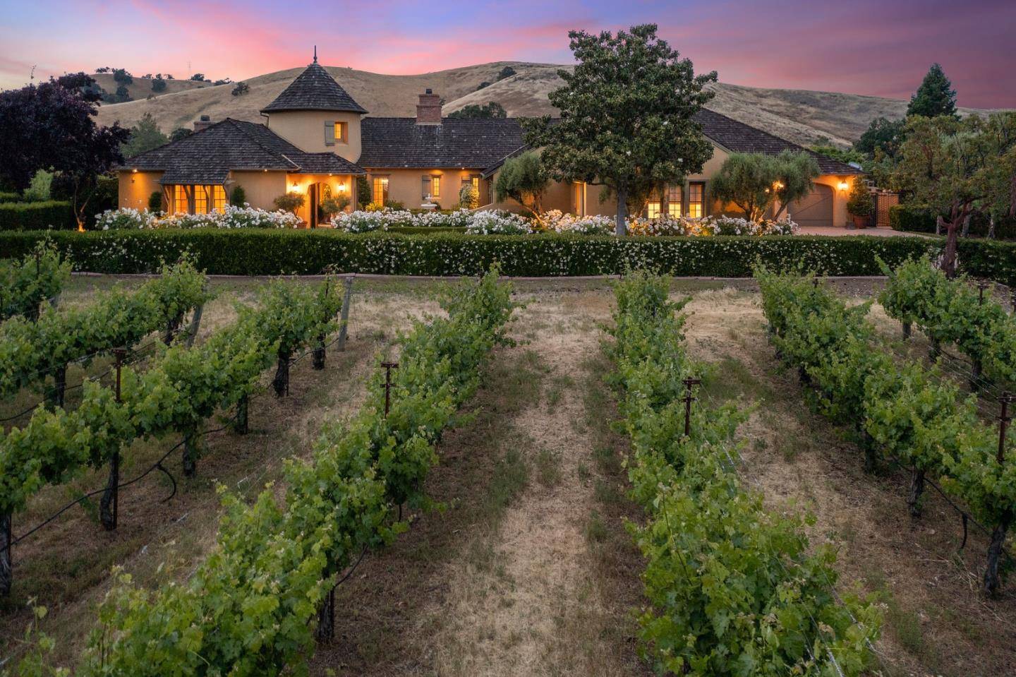 San Martin, CA 95046,1305 Lions Peak LN