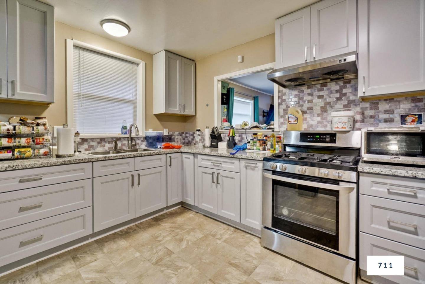 Redwood City, CA 94061,711 Roosevelt AVE